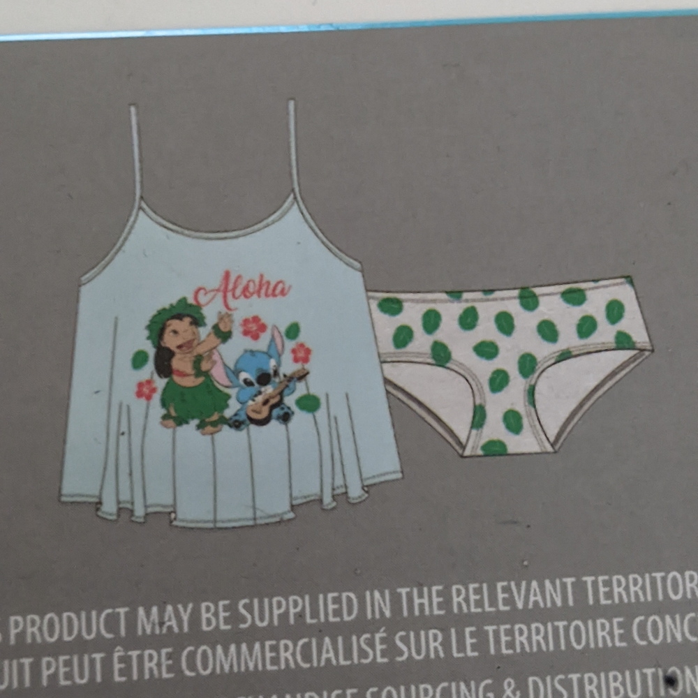 New in box Lilo and stitch juniors pajama set